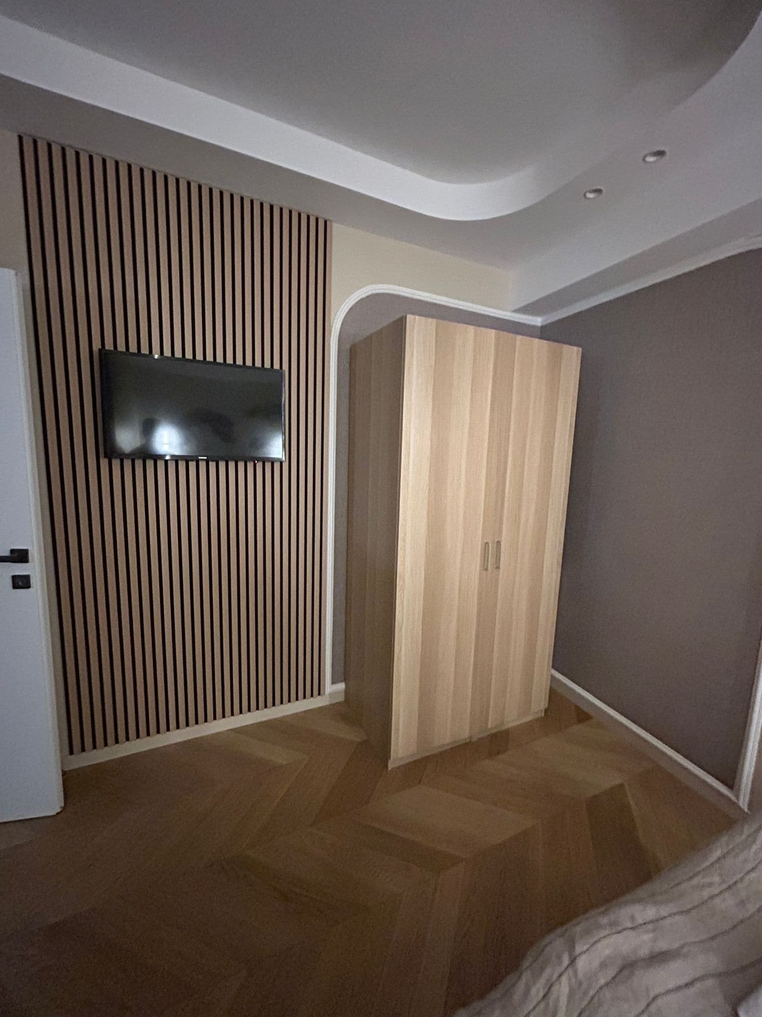 Isoler une maison ancienne par l’intérieur : murs, combles, cave et fenêtres